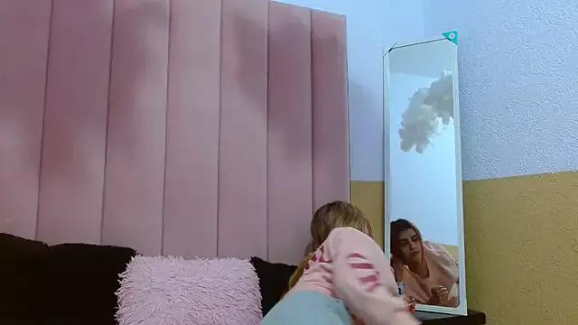 Sofiawilliamss from StripChat is Freechat