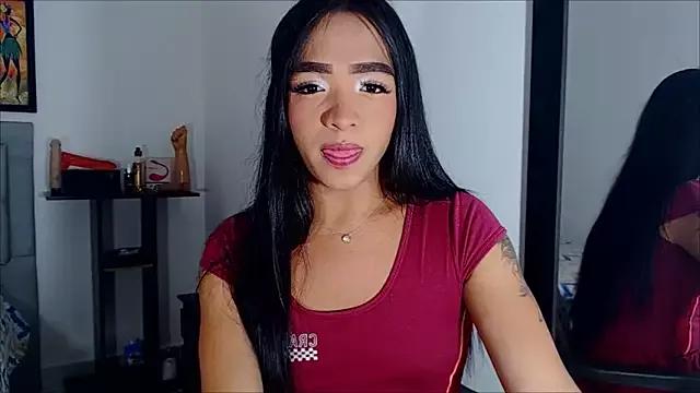 sofiaxdollxxx from StripChat is Freechat