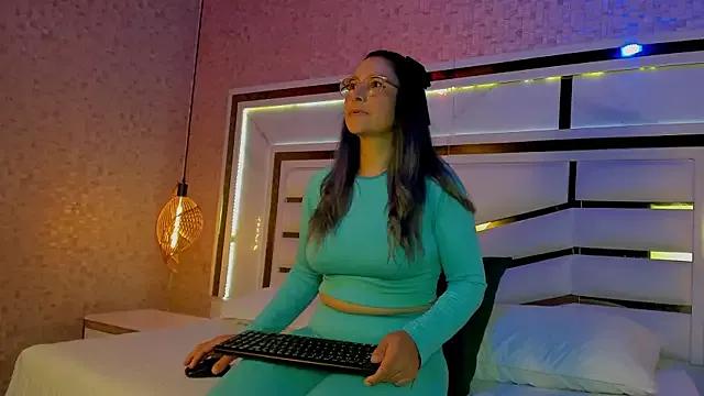Check-out the world of girls and talk with our steaming hot slutz, bringing your desired characters to life with authentic apparel and cam streams.