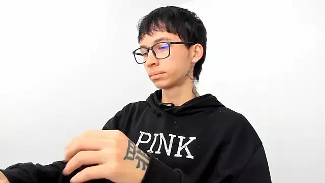 Check-out the world of girls and talk with our steaming hot slutz, bringing your desired characters to life with authentic apparel and cam streams.