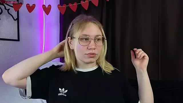 Check-out the world of girls and talk with our steaming hot slutz, bringing your desired characters to life with authentic apparel and cam streams.