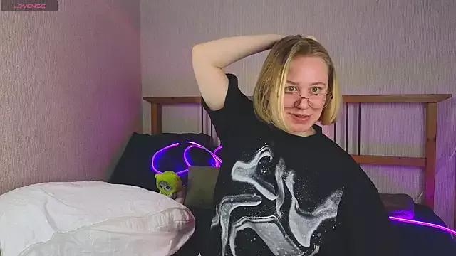Check-out the world of girls and talk with our steaming hot slutz, bringing your desired characters to life with authentic apparel and cam streams.