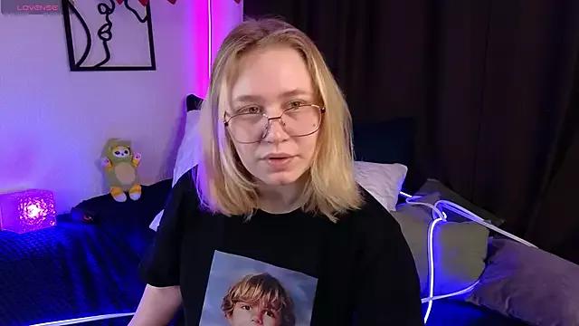 Check-out the world of girls and talk with our steaming hot slutz, bringing your desired characters to life with authentic apparel and cam streams.