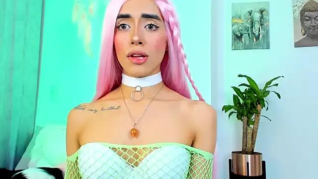 Check-out the world of girls and talk with our steaming hot slutz, bringing your desired characters to life with authentic apparel and cam streams.