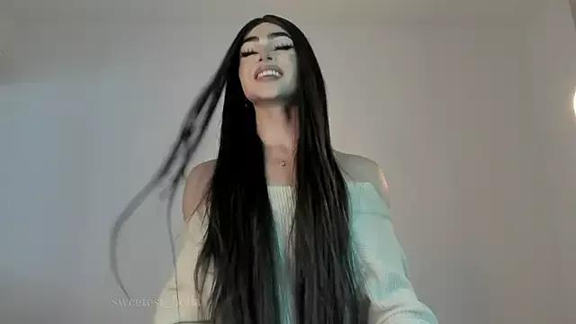 Check-out the world of girls and talk with our steaming hot slutz, bringing your desired characters to life with authentic apparel and cam streams.