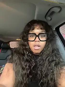 SweetHoneyBunz from StripChat is Freechat