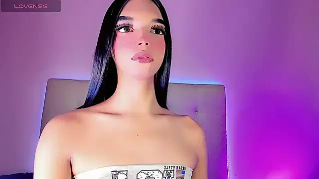 sweettenderpretty from StripChat is Freechat