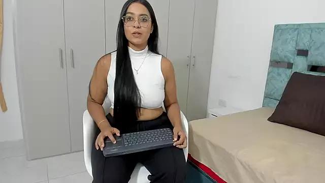 tamara_lovv from StripChat is Freechat