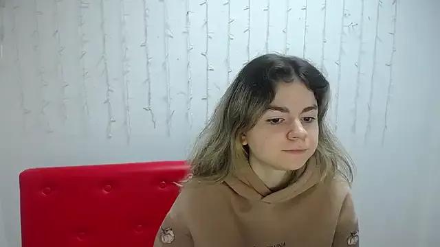 TinaRedly from StripChat is Freechat