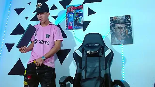 Check-out the world of girls and talk with our steaming hot slutz, bringing your desired characters to life with authentic apparel and cam streams.