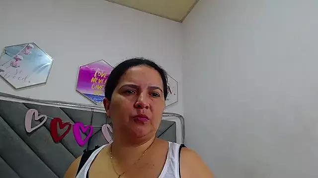 vauroracooper from StripChat is Freechat