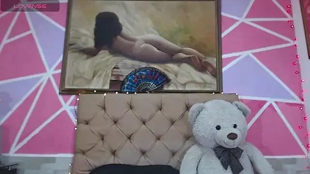 Check-out the world of girls and talk with our steaming hot slutz, bringing your desired characters to life with authentic apparel and cam streams.