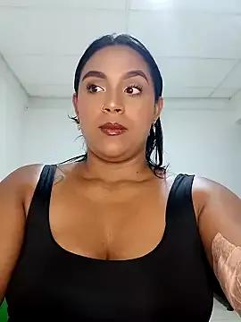 victoria_roussee from StripChat is Freechat