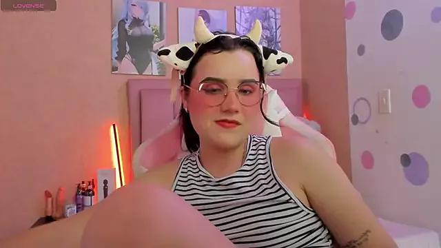 Check-out the world of girls and talk with our steaming hot slutz, bringing your desired characters to life with authentic apparel and cam streams.