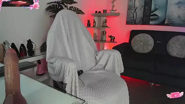 Check-out the world of girls and talk with our steaming hot slutz, bringing your desired characters to life with authentic apparel and cam streams.