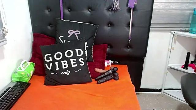 Check-out the world of girls and talk with our steaming hot slutz, bringing your desired characters to life with authentic apparel and cam streams.