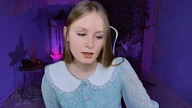 VivienLeeigh from StripChat is Freechat