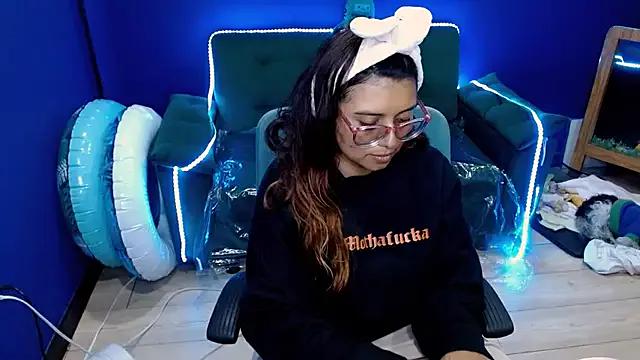 Check-out the world of girls and talk with our steaming hot slutz, bringing your desired characters to life with authentic apparel and cam streams.