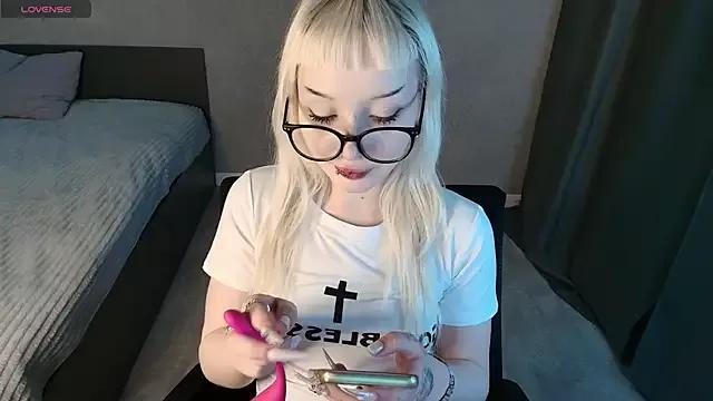 Spur your fetishes: Get dirty and flatter these gorgeous girls hosts, who will reward you with wild apparel and vibrating toys.