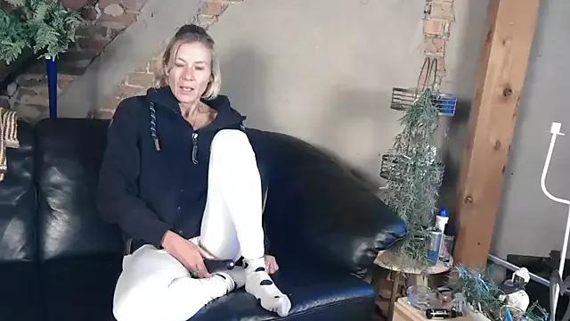 Photos of yola181 from StripChat is Freechat