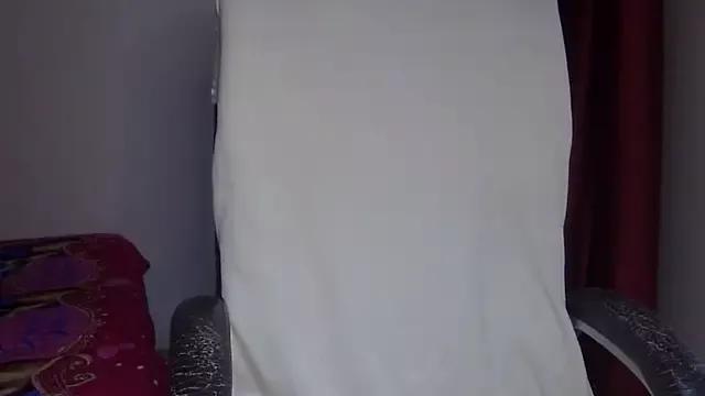 yoursakshi from StripChat is Freechat