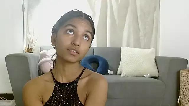 YuliethPetite from StripChat is Freechat