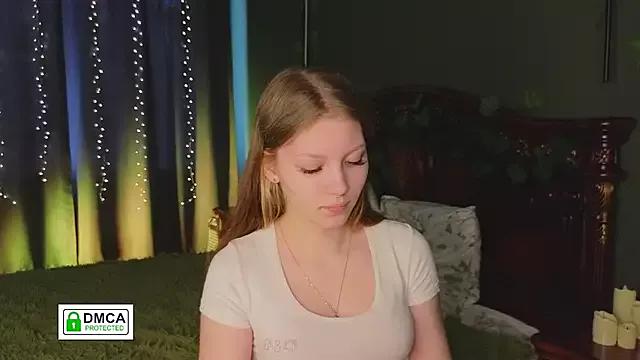 Yuna_Rosse from StripChat is Freechat