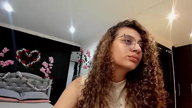 Zarathryz_ from StripChat is Freechat