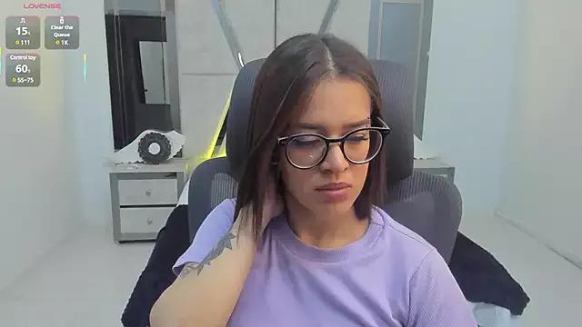 ZoeWestt from StripChat is Freechat