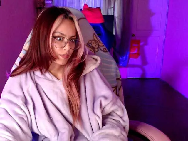 7Hana7 on BongaCams