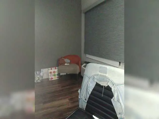 Adelaideskyy — Voyeurism,  wetter the better..p on my ass, a girl suckingmy tatas, domination,  thinking about you jerking it to me , open minded a must! Hmu
..u won't regret it
