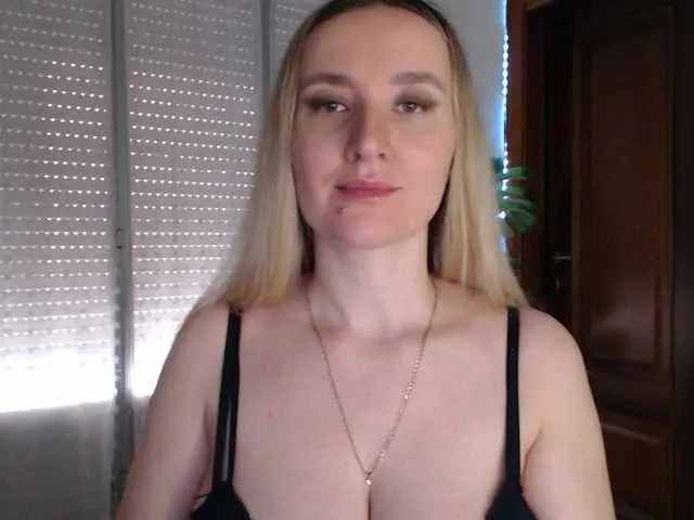 Alina-Lovely on BongaCams