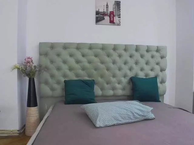AnneBlueeyes on BongaCams 