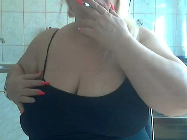 AriannaMilf — My pussy goes crazy with lush vibrations. Favorite vibrations: 22,111,222,333,444.