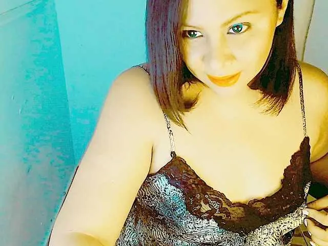 atenas18021 — Me exita sentir mi Dildo dentro de mi y que me consientan en los privados