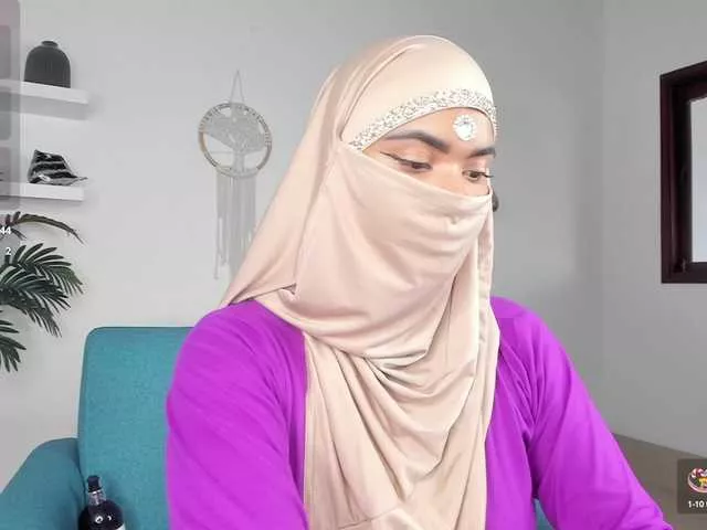 Aura-cuutee on BongaCams 