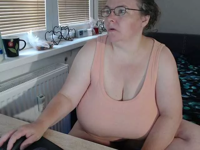 Bessy123 on BongaCams 