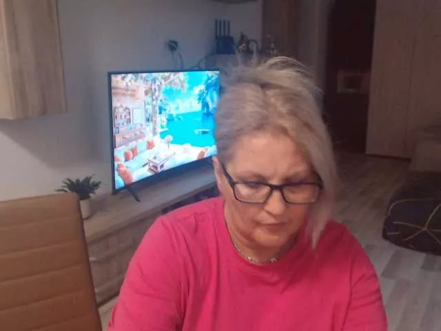 DivineBlond on BongaCams 