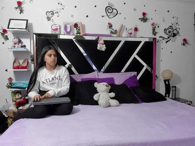 Dreamgirlss on BongaCams