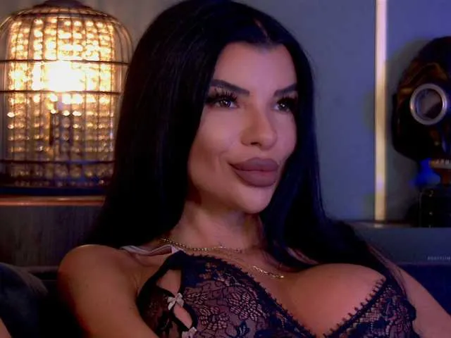EleniaDevons on BongaCams