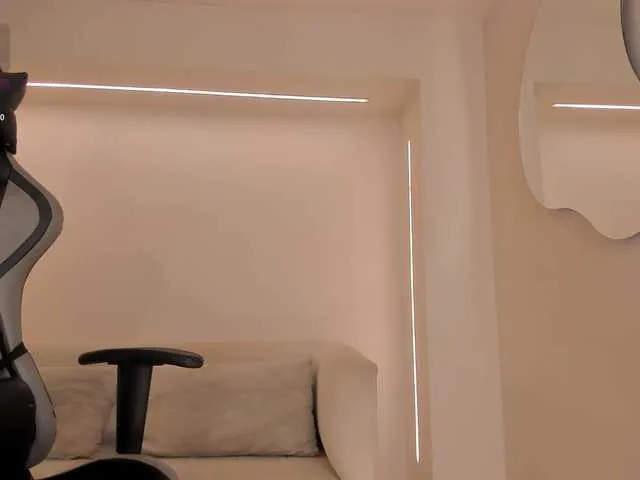 EllaClark on BongaCams