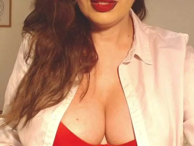 ellaine on BongaCams 