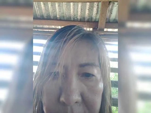 EllaStar on BongaCams 