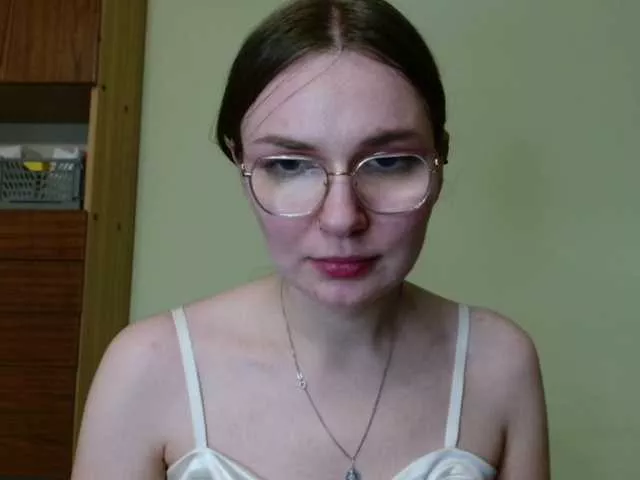 Ellyxcute on BongaCams 