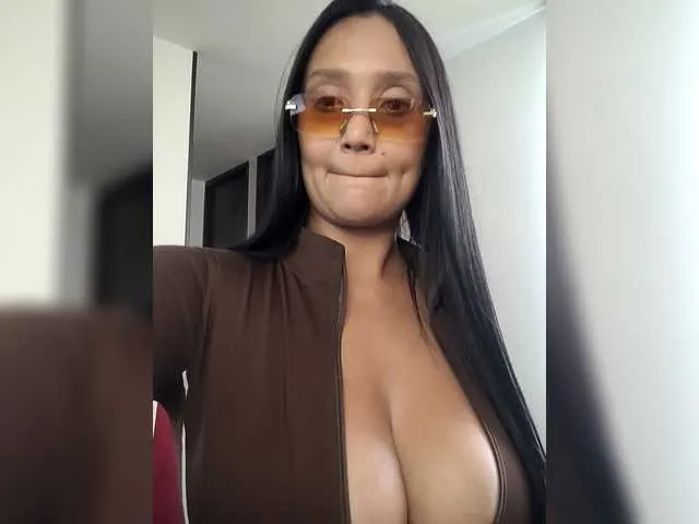 Emeraldgem on BongaCams 