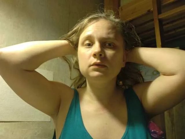 esterjohns on BongaCams 