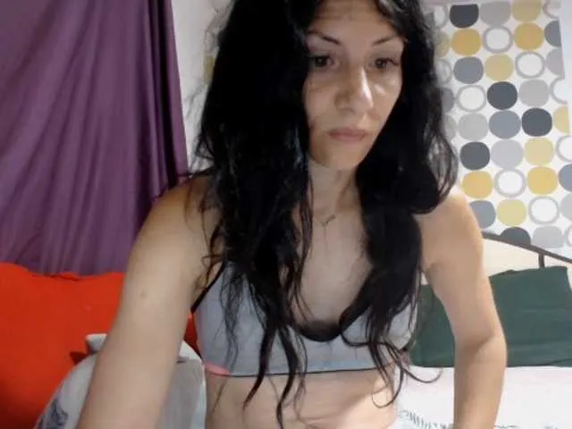 evacrisxxxx — Freechat on BongaCams
