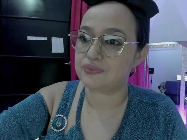 Gianahomi on BongaCams
