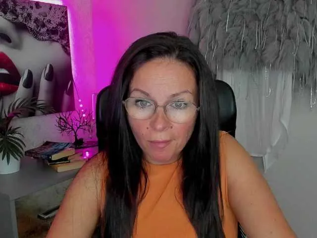 HelenSHOW1 on BongaCams 