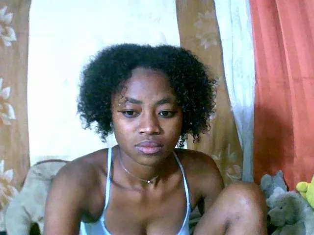 Honoratte on BongaCams 